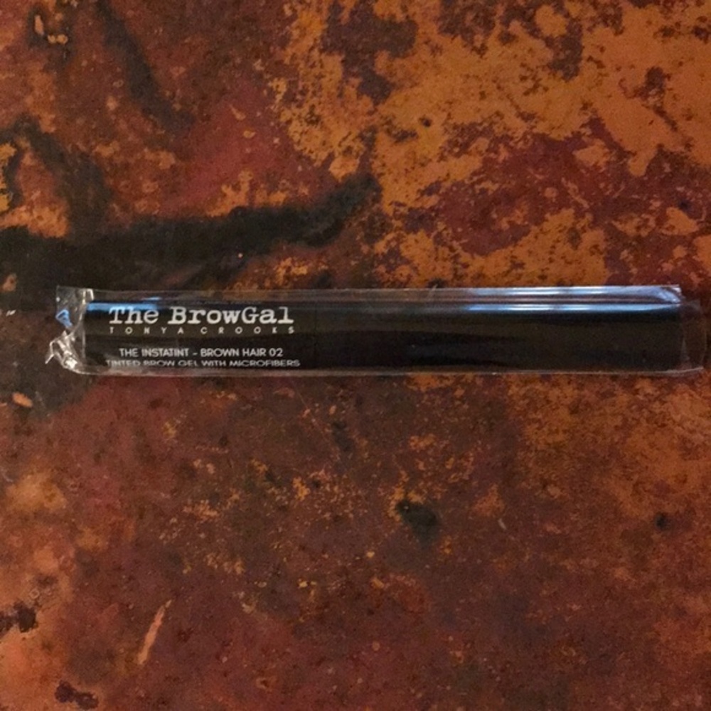 The Browgal Instatint in Brown Hair 02